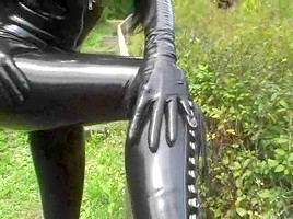 L Anga uniform latex