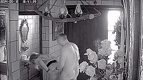 La caméra de surveillance nous filme baiser