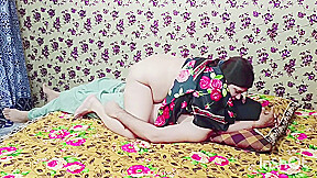 Larka So Raha Tha To Stepaunty Ne Iski Shulwar Utar K Sex Kia