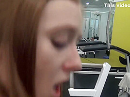Linda Sweet - Hottie With Bubble Butt Sells Vagina In Front Of The Mirror