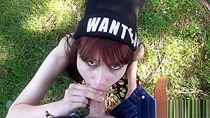 Luna 18 ans ,elle me taille une pipe avant d'aller a dijon ,une vrai salope