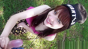 Luna 18 ans ,elle me taille une pipe avant d'aller a dijon ,une vrai salope