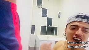 Ma Ndro Me Folla En La Ducha