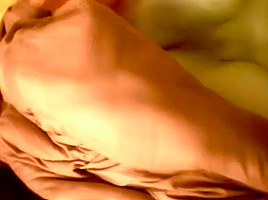 Maria Schaefer mastrubates at the webcam