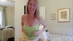 Mature Woman Masturbates On Webcam