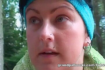 Mature slut piss and gives head