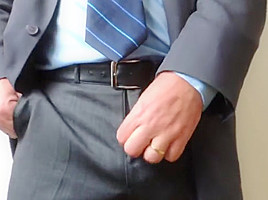 Me DaDDyBigBEAR Boss In Suit Cumshot