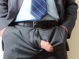 Me DaDDyBigBEAR Boss In Suit Cumshot