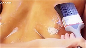 Melena Maria with oil brush