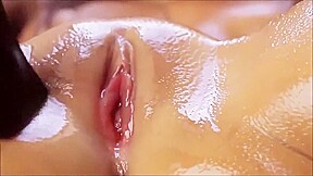 Melena Maria with oil brush