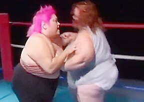 Midget and 2 Fatties fuck in the ring