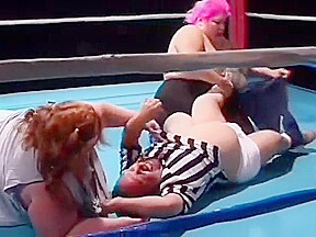 Midget and 2 Fatties fuck in the ring