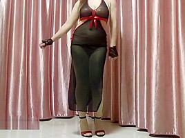 My wife likes to dance striptease in front of me 轻舞玉女情趣丝袜