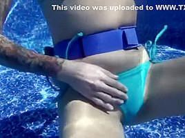Naomi's Underwater Self Pleasure