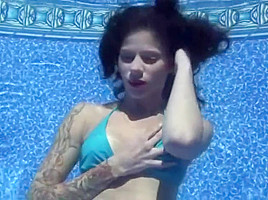 Naomi's Underwater Self Pleasure