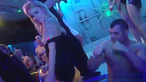 Natural models blow dick and enjoy shagging and gangbang