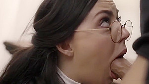 Nerdy cutie Whitney Wright pussy screwed by Derrick Pierce