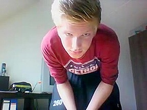 Netherlands,Cute Str8 Guy Shows His Sexy Ass On Doggy Style