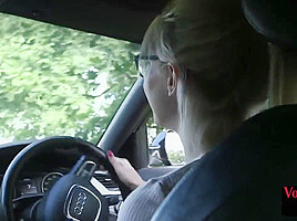 Outdoor voyeur babe seduces her BF from car till cumshot