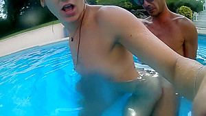 PUBLIC AMATEUR FRENCH - FUCK AT SWIMMING POOL 2 - APHRODITEXXX