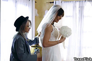 Photographer With The Bride Gets Heated During Their Photoshoot
