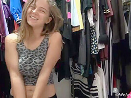 Pixxy introduces herself while in her closet - WeAreHairy