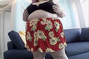 Plump Slut Plays With Her Pink Wet Snatch