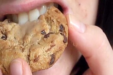 Private porn video with a girl eating cookies with cum