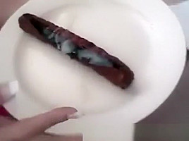 Queeny Love - Cum on food