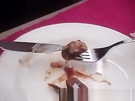 Queeny Love - Cum on food