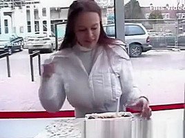 Queeny Love - Cum on food