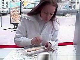 Queeny Love - Cum on food