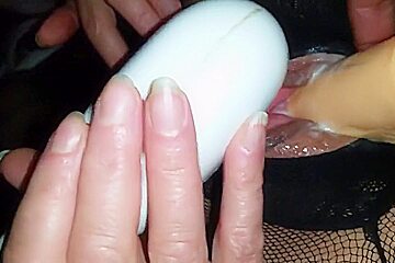 REAL AMATEUR WIFE CUMS HARD TO FAV TOY