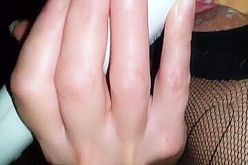 REAL AMATEUR WIFE CUMS HARD TO FAV TOY