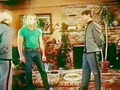 Retro gay threesome from 70s