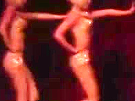 Sabra & Kierstin JohnSin - Fake twin Burlesque 1