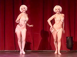 Sabra & Kierstin JohnSin - Fake twin Burlesque 1