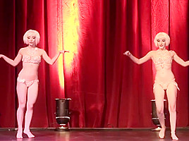 Sabra & Kierstin JohnSin - Fake twin Burlesque 1