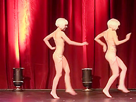 Sabra & Kierstin JohnSin - Fake twin Burlesque 1