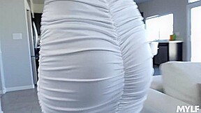 Scoring A Sporty MILF - MYLF