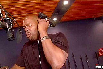Shay Fox - Milfs Like That Rap