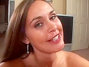 Simone Riley is a sexy Milf