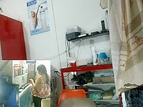 Slutty cam girl drilling her ass with a toy