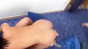 Snazzy huzzy play with her cunt
