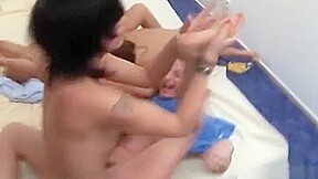 Snazzy huzzy play with her cunt