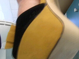 Solo shoes play with ebony slut in bathroom by Foot Girls