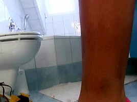 Solo shoes play with ebony slut in bathroom by Foot Girls
