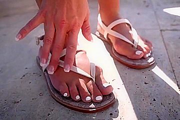 Stephanie Love In Joi Foot Tease With