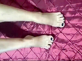 Surpise Gresopio Worship Feet - 01