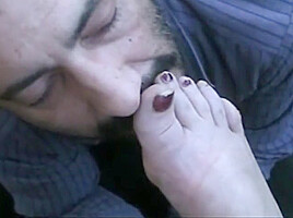 Surpise Gresopio Worship Feet - 01